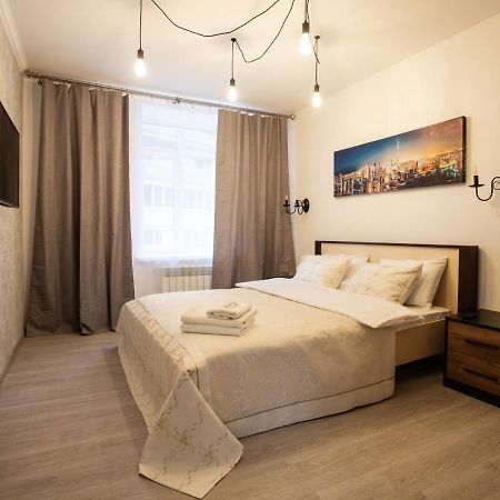 Ultra Lux 3 Rooms Apartment Near Arena City Kiev Exteriör bild