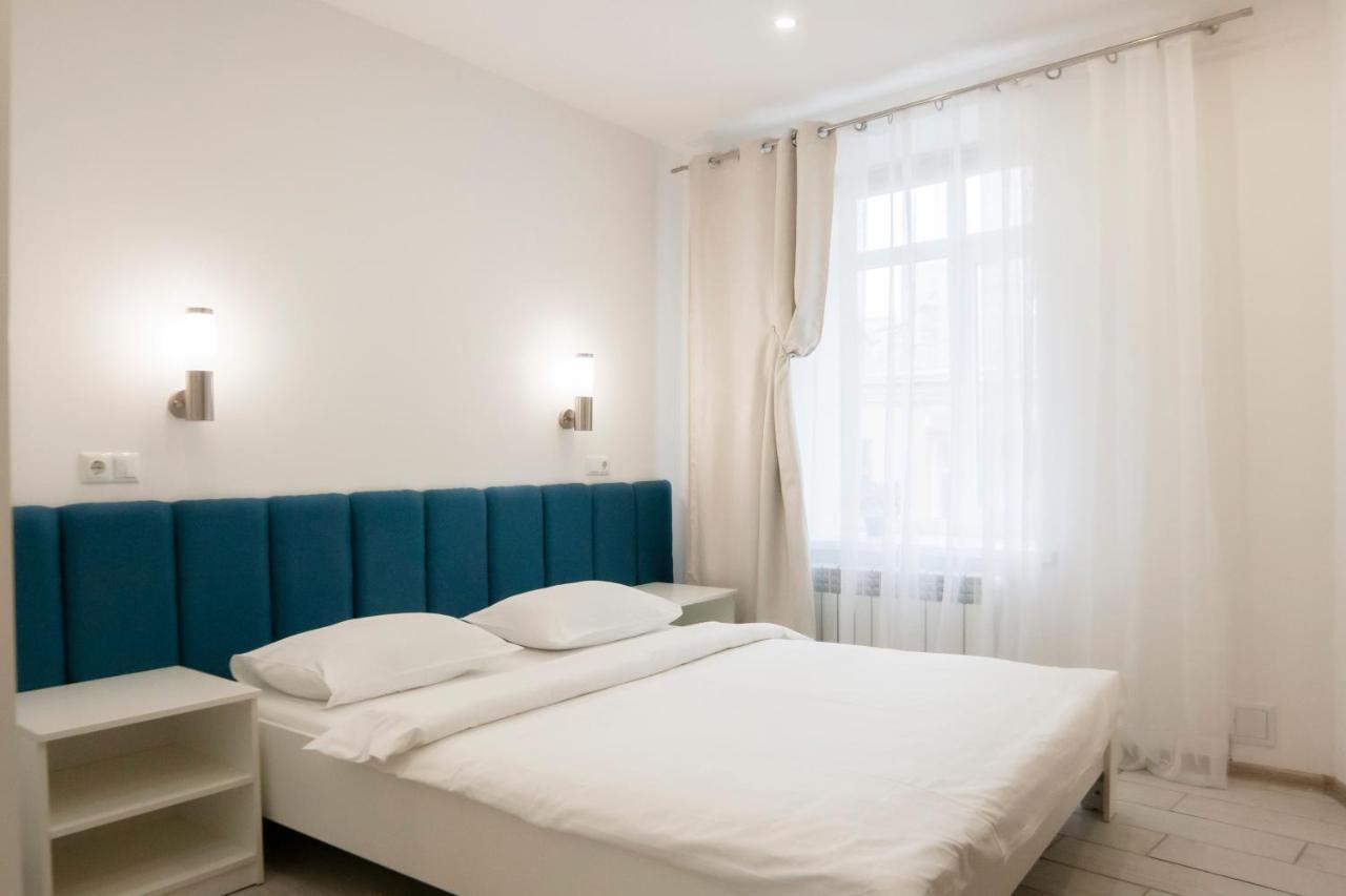 Ultra Lux 3 Rooms Apartment Near Arena City Kiev Exteriör bild