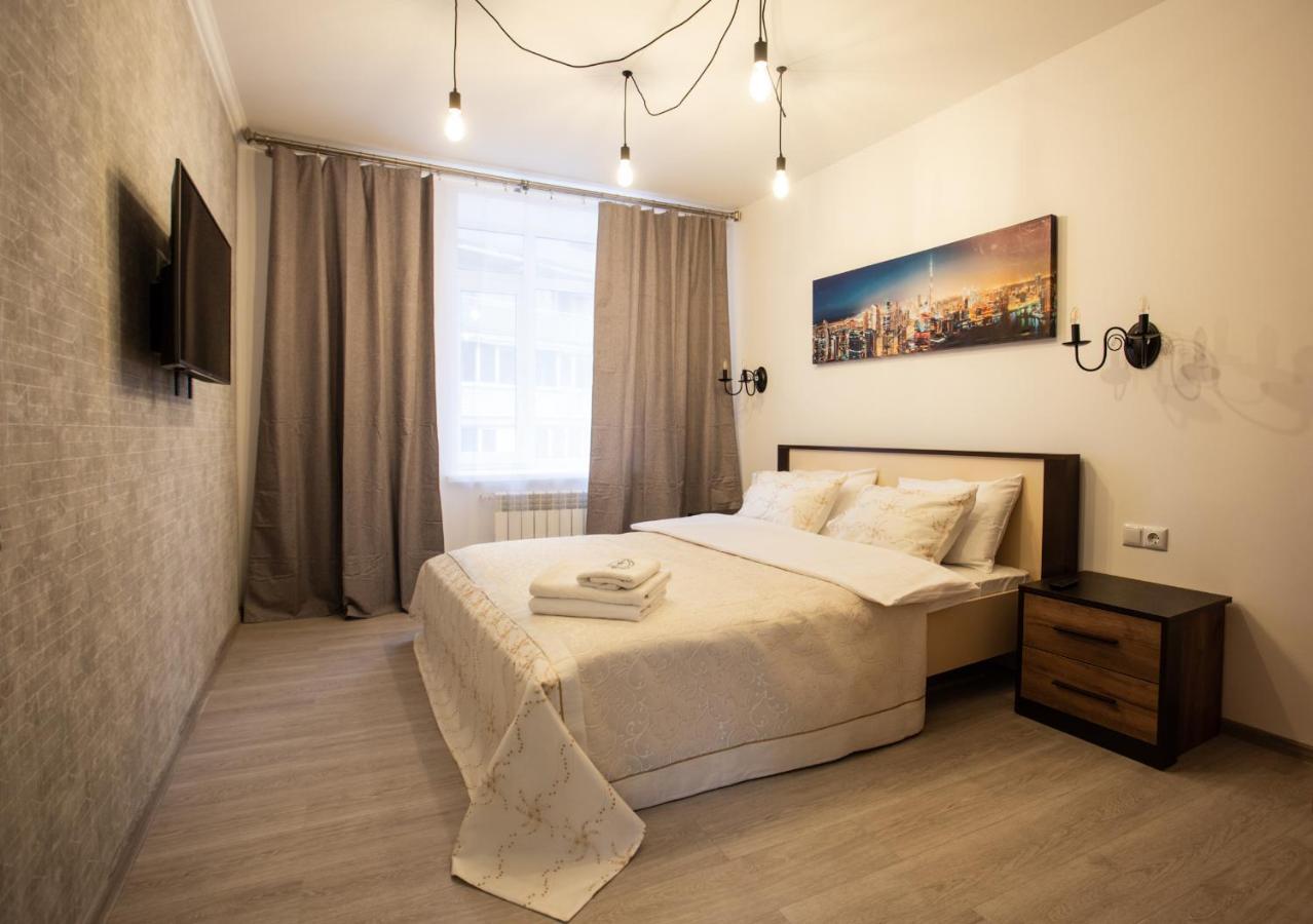 Ultra Lux 3 Rooms Apartment Near Arena City Kiev Exteriör bild